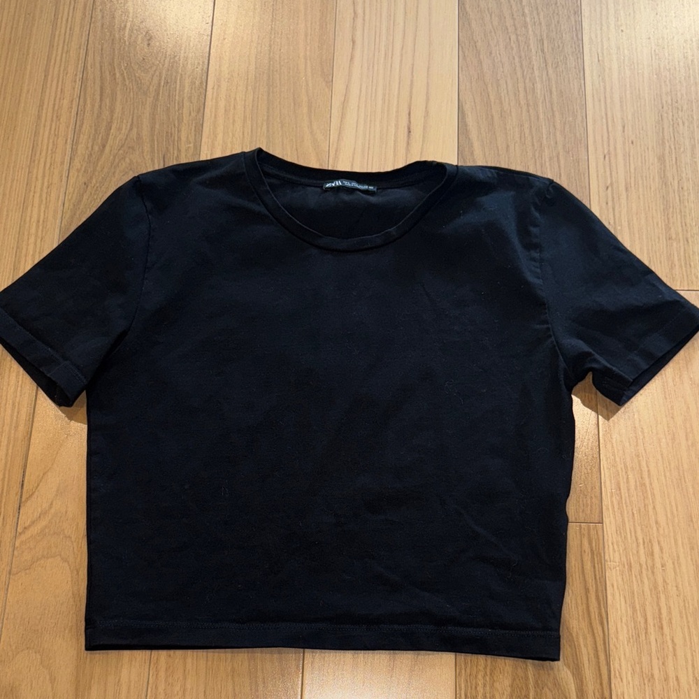 Zara Black Cropped Tee - Short Sleeve Minimalist